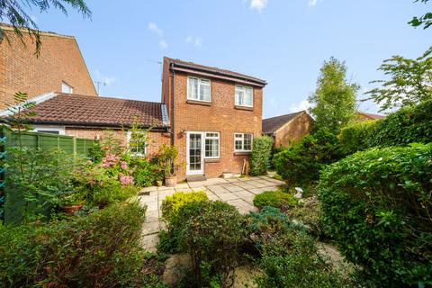 34 Bradfield Close, Guildford, GU4 7YT