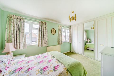 34 Bradfield Close, Guildford, GU4 7YT