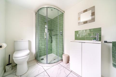 34 Bradfield Close, Guildford, GU4 7YT