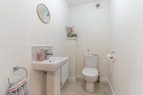 29 Bowbridge Crescent, Edinburgh, EH17 8UX