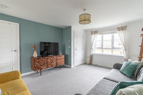 29 Bowbridge Crescent, Edinburgh, EH17 8UX