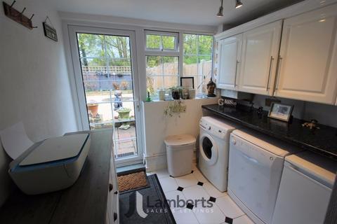 10 Allensmore Close, Redditch, B98 0AS