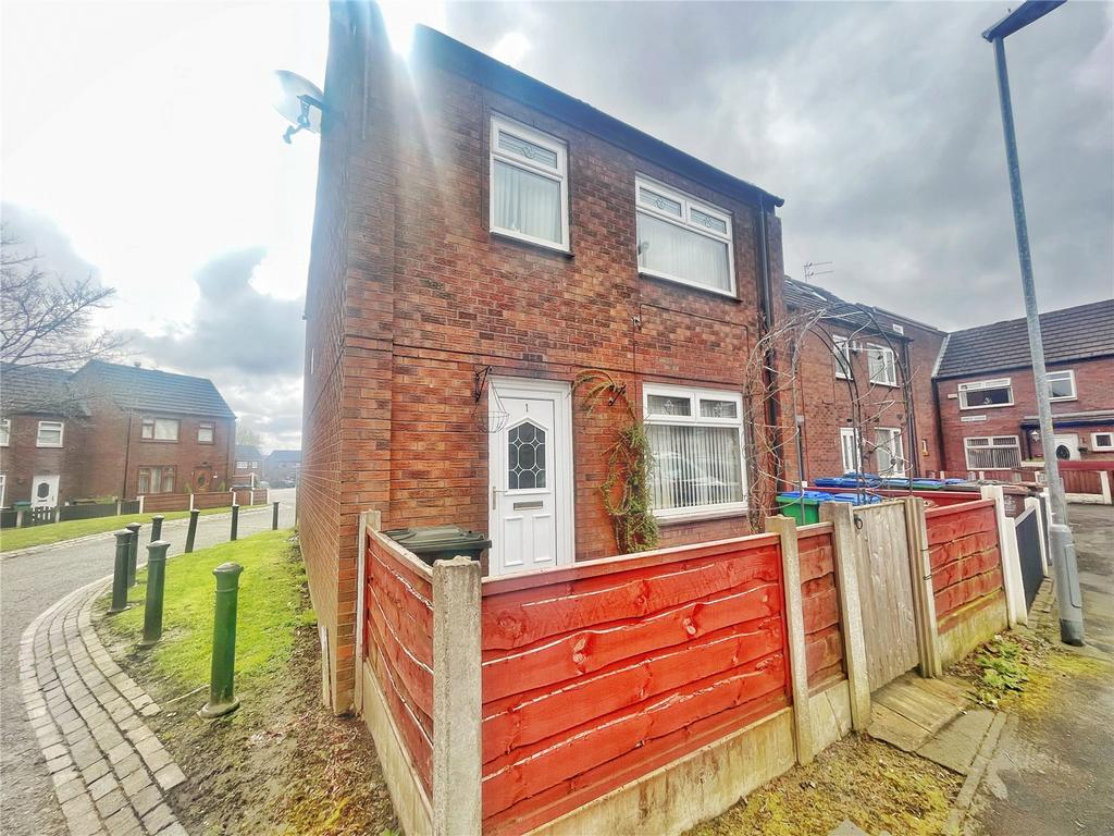 Wince Close, Alkrington, Middleton, M24 3 bed end of terrace house for