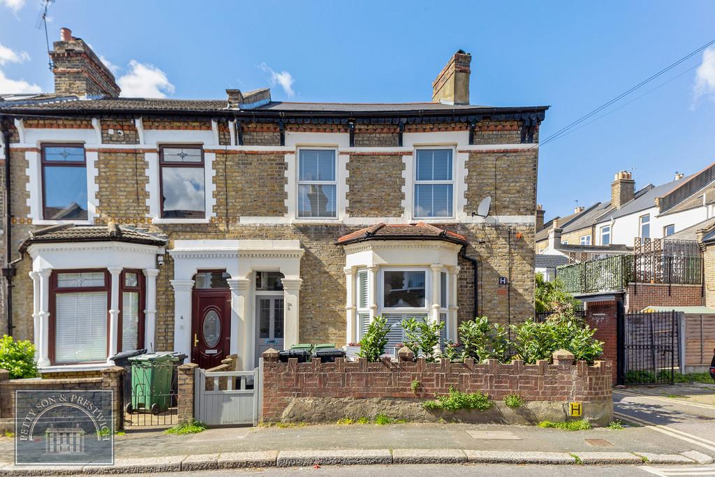 Mornington Road, Leytonstone 2 bed ground floor flat for sale £465,000