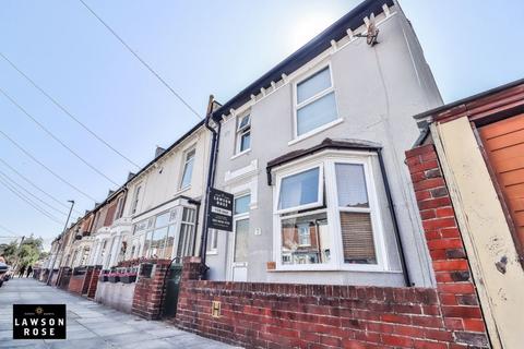 3 bedroom end of terrace house for sale - Vernon Avenue, Southsea