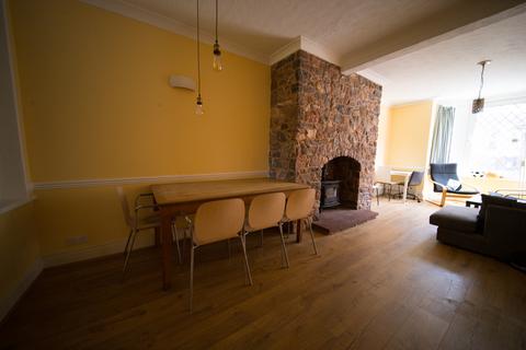 4 bedroom terraced house for sale - Priory Road, Mount Pleasant, Exeter