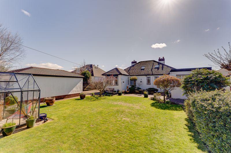 147 Dundonald Road, Kilmarnock, KA1 1UG 4 bed detached bungalow £320,000