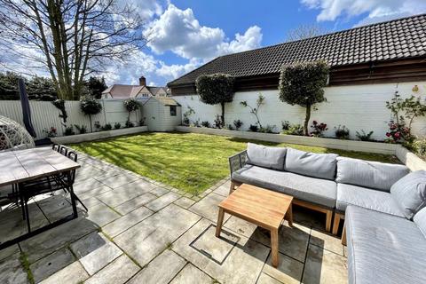 undefined, London End, Beaconsfield HP9