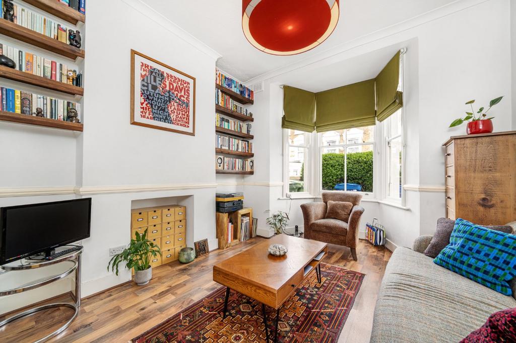 Silvester Road, East Dulwich, London, SE22 1 bed apartment for sale £