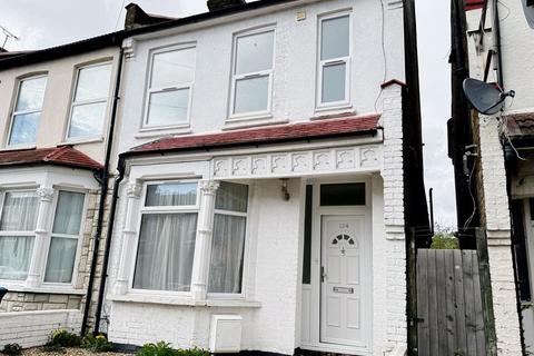 4 bedroom terraced house to rent, Durants Road, Enfield