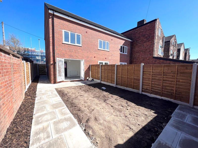 Liverpool Street, Salford 3 bed terraced house £1,295 pcm (£299 pw)