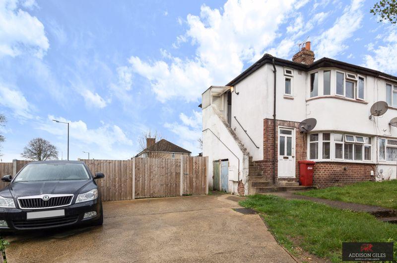 Canterbury Avenue, Slough, SL2 1 bed for sale £180,000