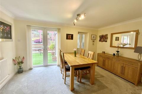 24 Kirkstead Gardens, Sheffield, S13 9XG