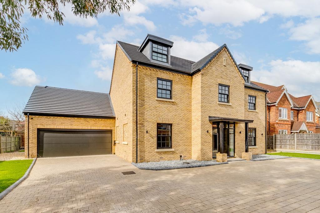 Lakeside Mews, Bedford Road, Wilstead, Bedford, MK45 5 bed detached