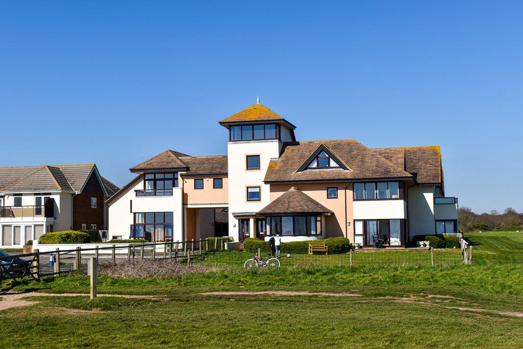 Marine Drive East, Barton on Sea, New Milton, BH25 4 bed apartment for