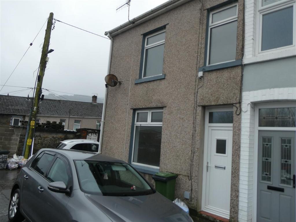 Commerce Place, Aberaman, Aberdare 3 bed end of terrace house £650 pcm (£150 pw)