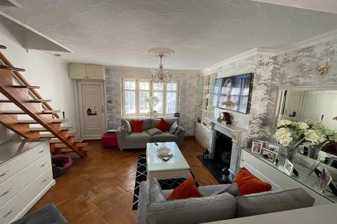 3 bedroom terraced house for sale - Hesperus Crescent, London E14