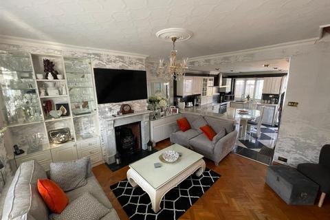 3 bedroom terraced house for sale, Hesperus Crescent, London E14