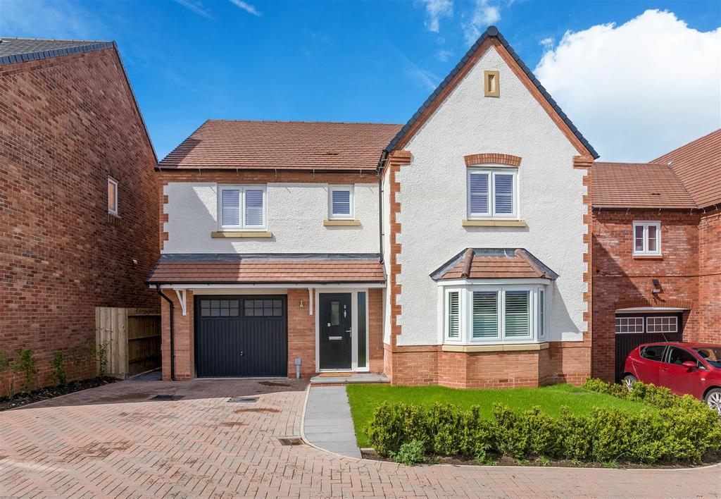 8 Rowett Drive-2.jpg
