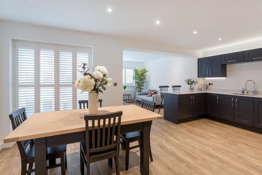 8 Rowett Drive-6.jpg