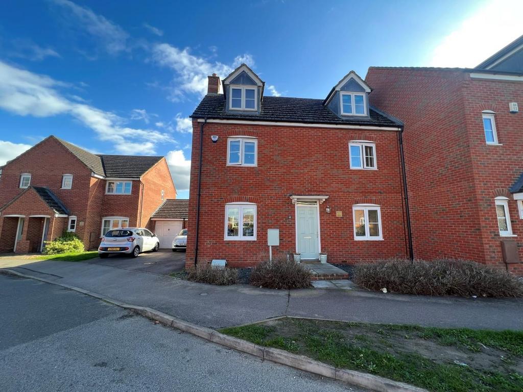 Milburn Drive, St Crispin, Northampton NN5 4 bed semidetached house