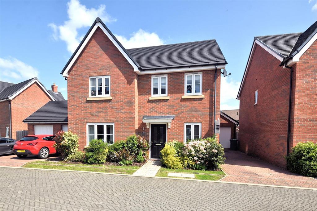 Horwood Close, Aston Clinton HP22 4 bed detached house £675,000