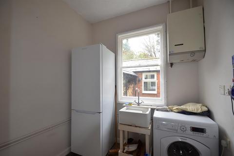 4 bedroom detached house to rent, London Road, Biggleswade