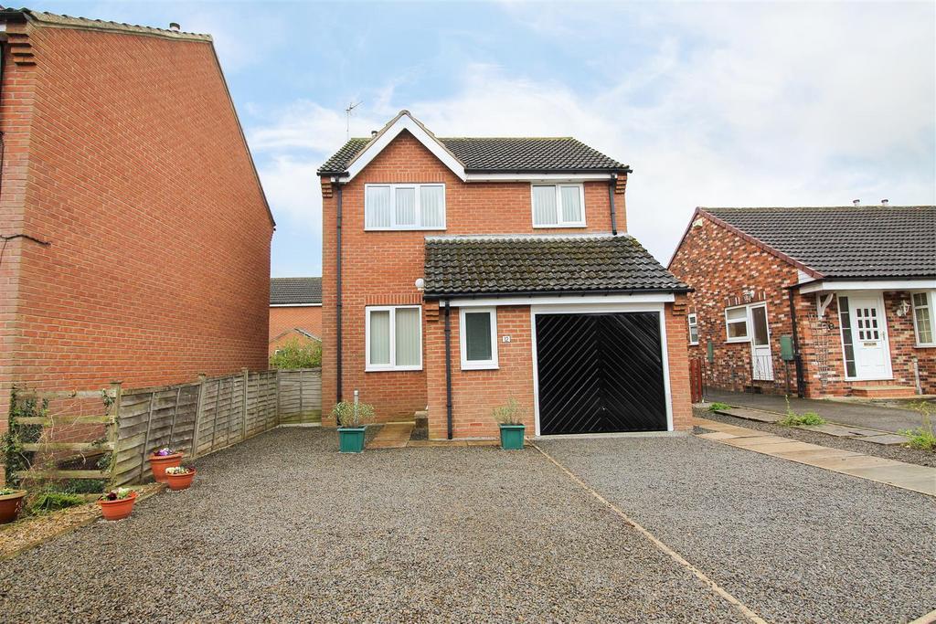 Craigs Way, Thirsk 3 bed detached house to rent £1,200 pcm (£277 pw)