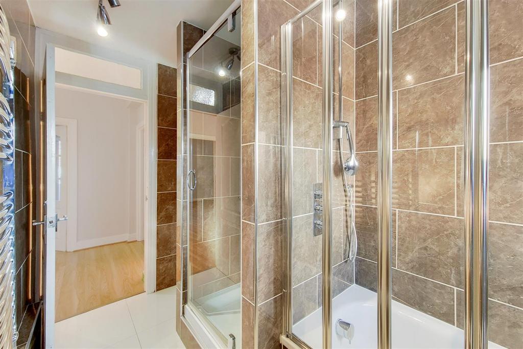 8 Bathroom-0.jpg