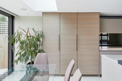 28 Lattimer Place, London, W4 2UB