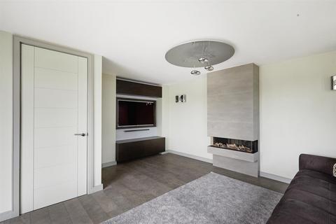 28 Lattimer Place, London, W4 2UB