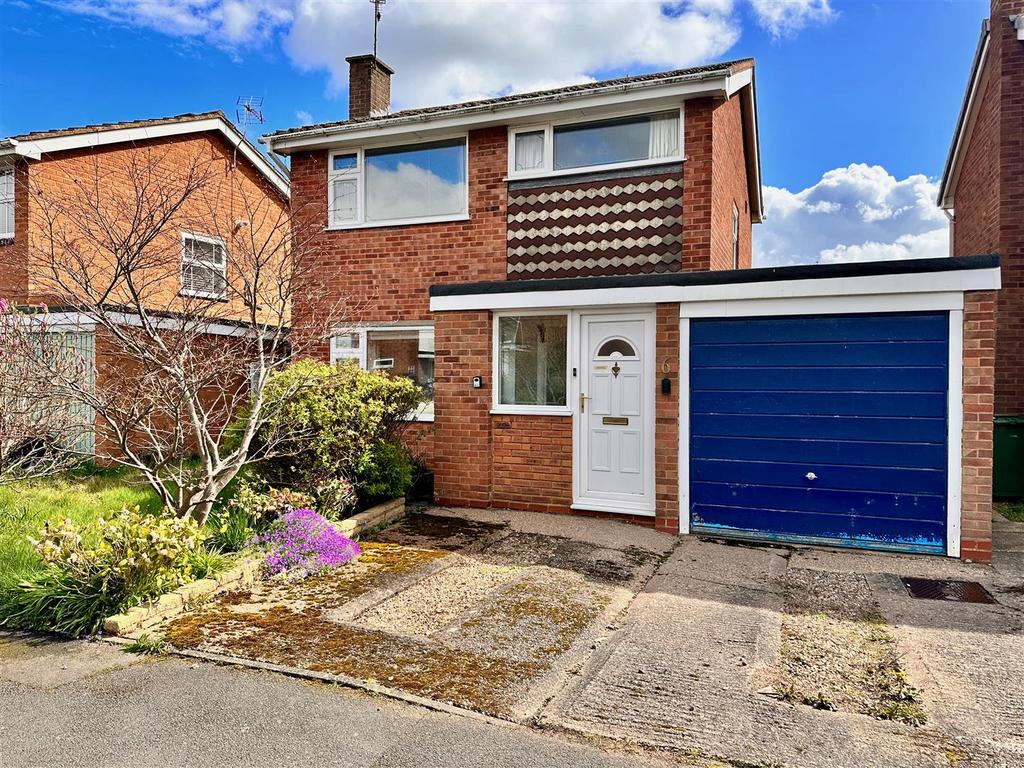 Cranley Drive, Codsall, Wolverhampton 3 bed detached house for sale £