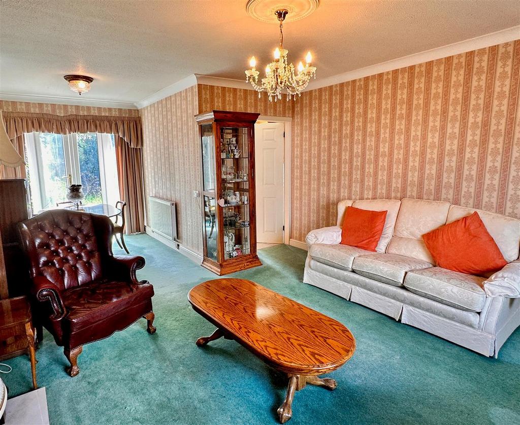 Cranley Drive, Codsall, Wolverhampton 3 bed detached house for sale £