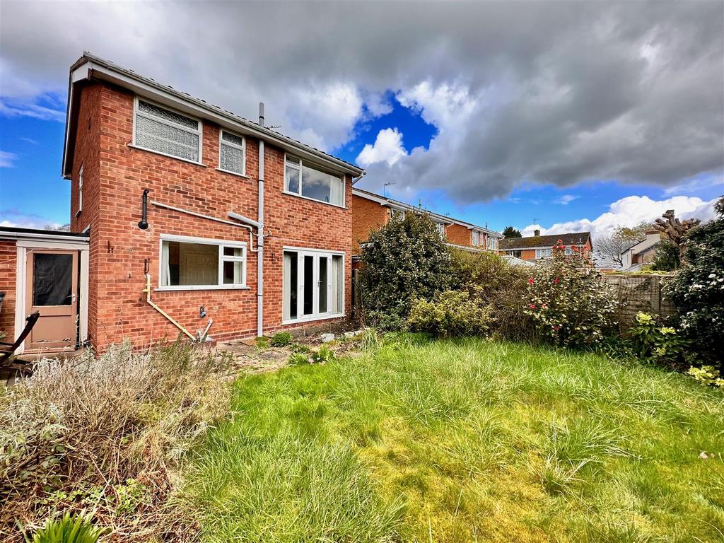 Cranley Drive, Codsall, Wolverhampton 3 bed detached house for sale £