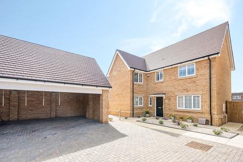 3 bedroom detached house for sale, Emery Croft , Meppershall, SG17