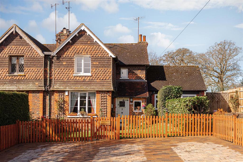 Norwood Hill Road, Charlwood, Horley 2 bed end of terrace house £600,000