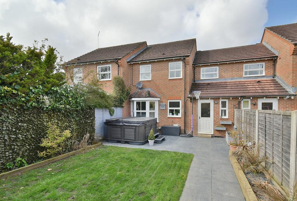 Egdon Close, Ferndown, BH22 3 bed terraced house for sale £385,000