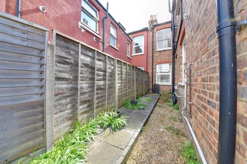 28 Kitchener Road, London, N2 8AS