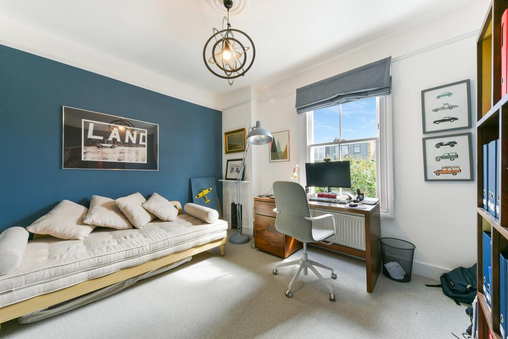 Road, SW19 4 bed house £3,750 pcm (£865 pw)
