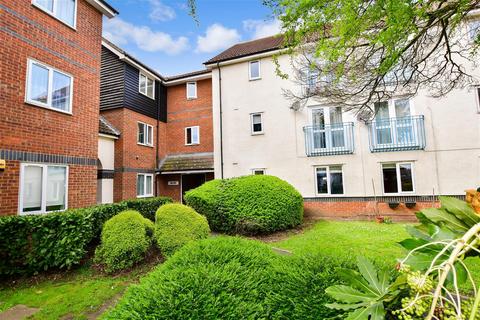 1 bedroom flat for sale - Mandeville Court, Chingford