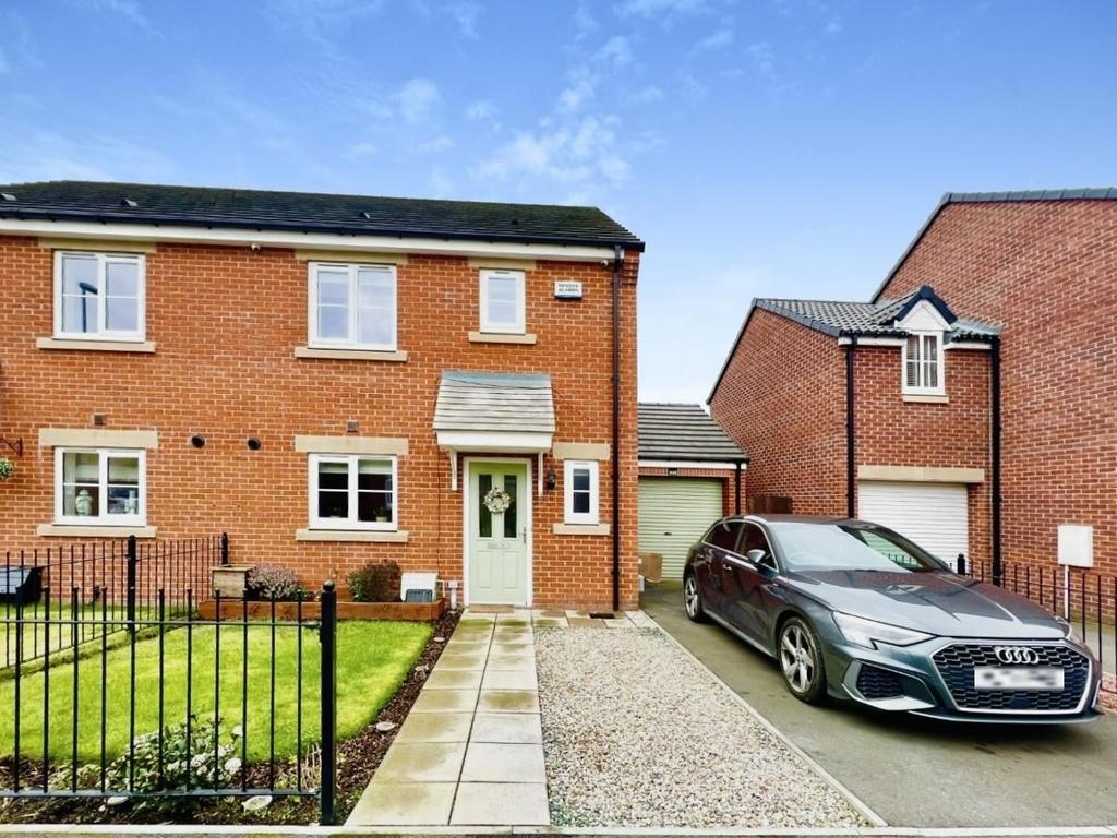 Hadar Road, Lower Hartburn, Stockton, StocktononTees, TS18 3WG 3 bed semidetached house for
