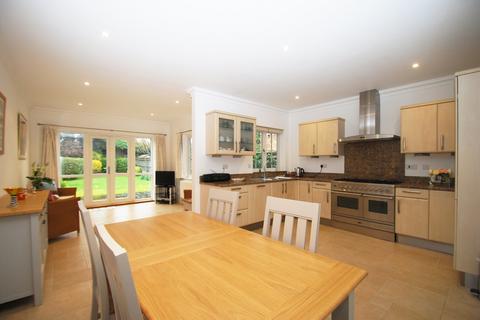 3 bedroom semi-detached house for sale, Warwick Road, Beaconsfield, HP9