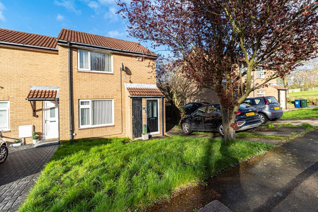 Meadow Rise, ., Newcastle upon Tyne, Tyne and Wear, NE5 4TR 2 bed semi