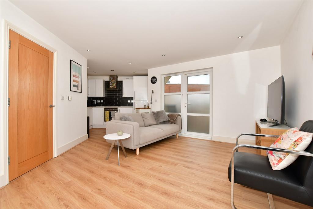 Lounge/Kitchen