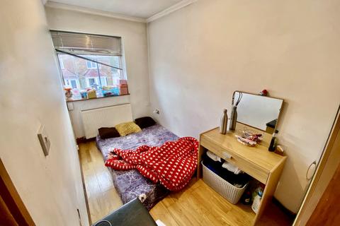 8 Compton Crescent, Northolt, UB5 5LP