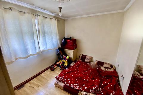 8 Compton Crescent, Northolt, UB5 5LP