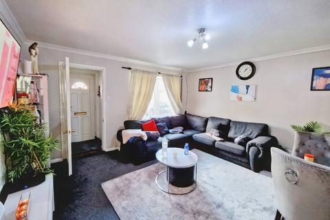 48 Copperfields Way, Romford, RM3 0XE