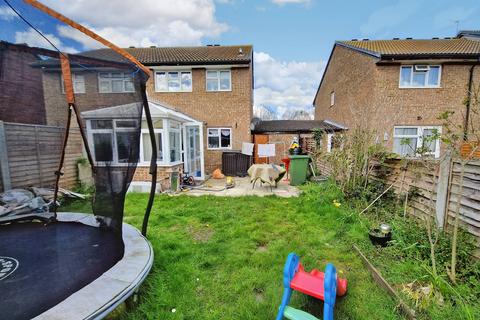 48 Copperfields Way, Romford, RM3 0XE