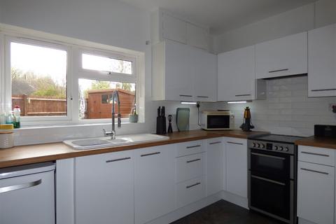 2 Pool Close, Little Compton, Moreton-in-marsh, GL56 0RU