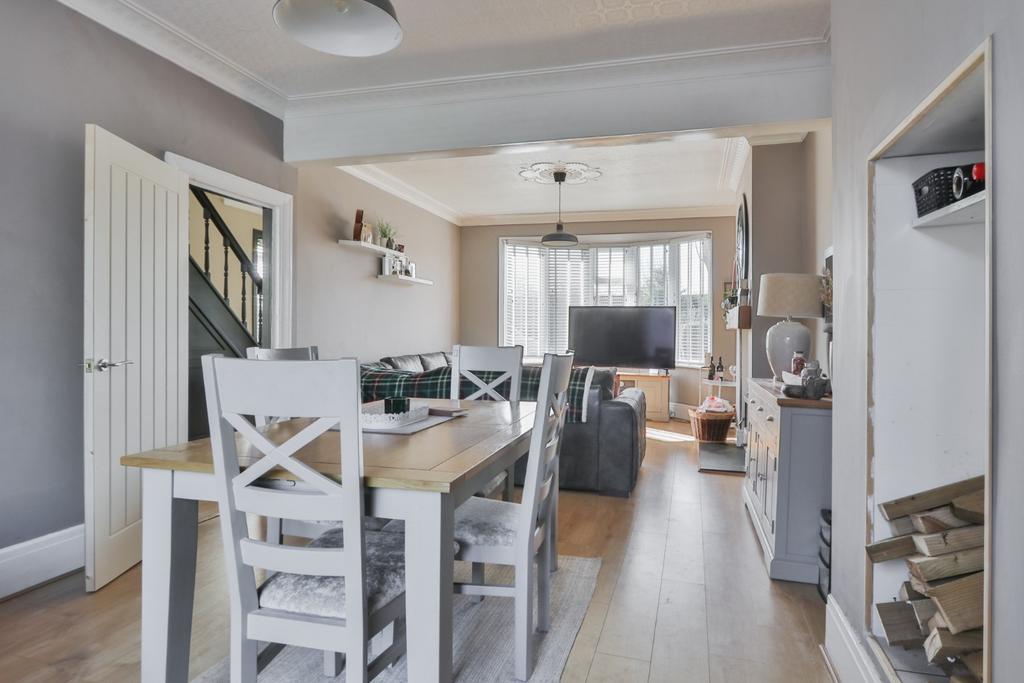 Maybury Road, Hull, HU9 3LN 3 bed semidetached house £240,000